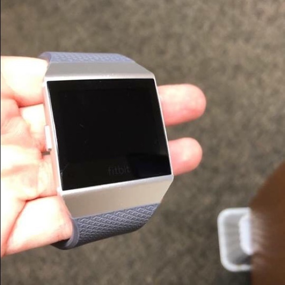Fitbit Iconic - Picture 3 of 3